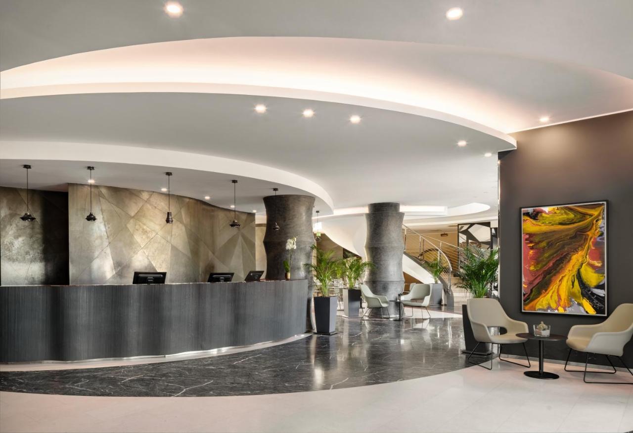 Una Hotels Malpensa Cerro Lago Maggiore Zewnętrze zdjęcie
