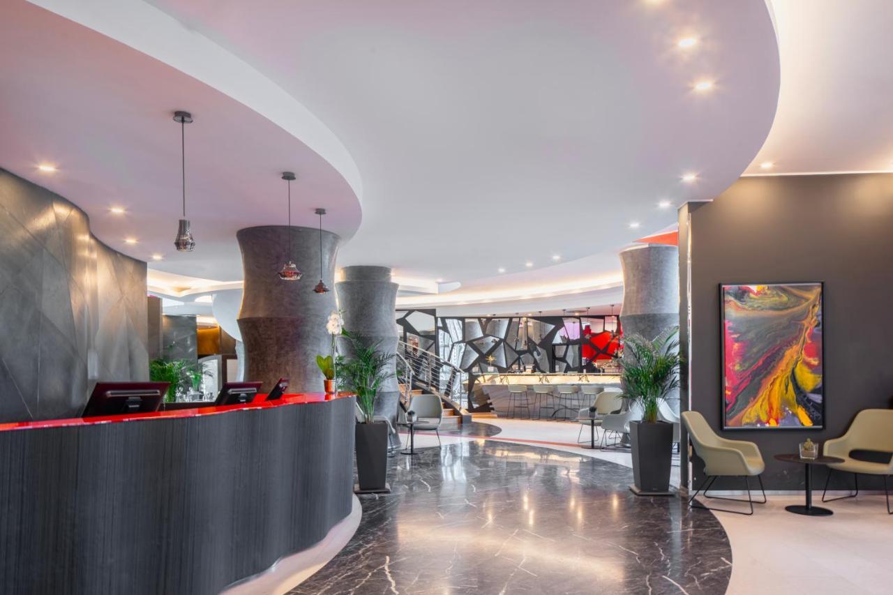 Una Hotels Malpensa Cerro Lago Maggiore Zewnętrze zdjęcie