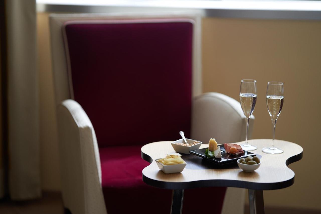 Una Hotels Malpensa Cerro Lago Maggiore Zewnętrze zdjęcie